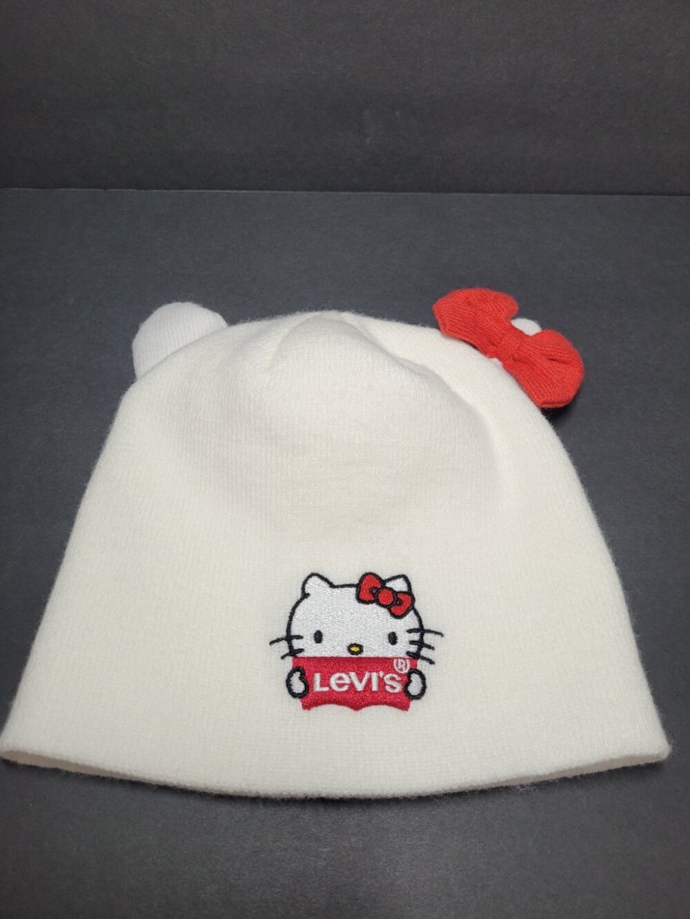 Hello Kitty Pullover Beanie Hat Levi’s Sanrio White Red Bow Youth Size Cute